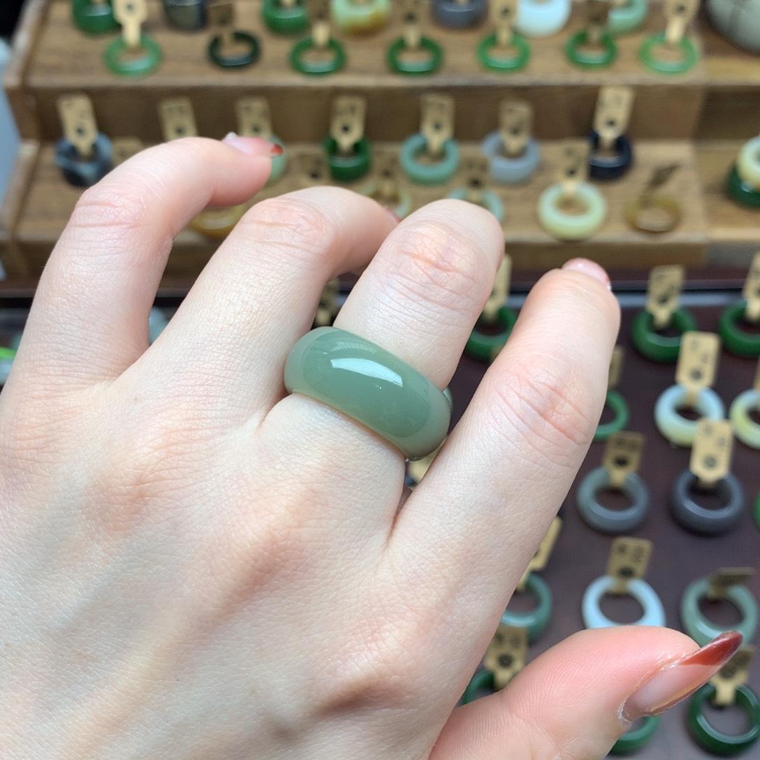 和田玉戒指未镶嵌