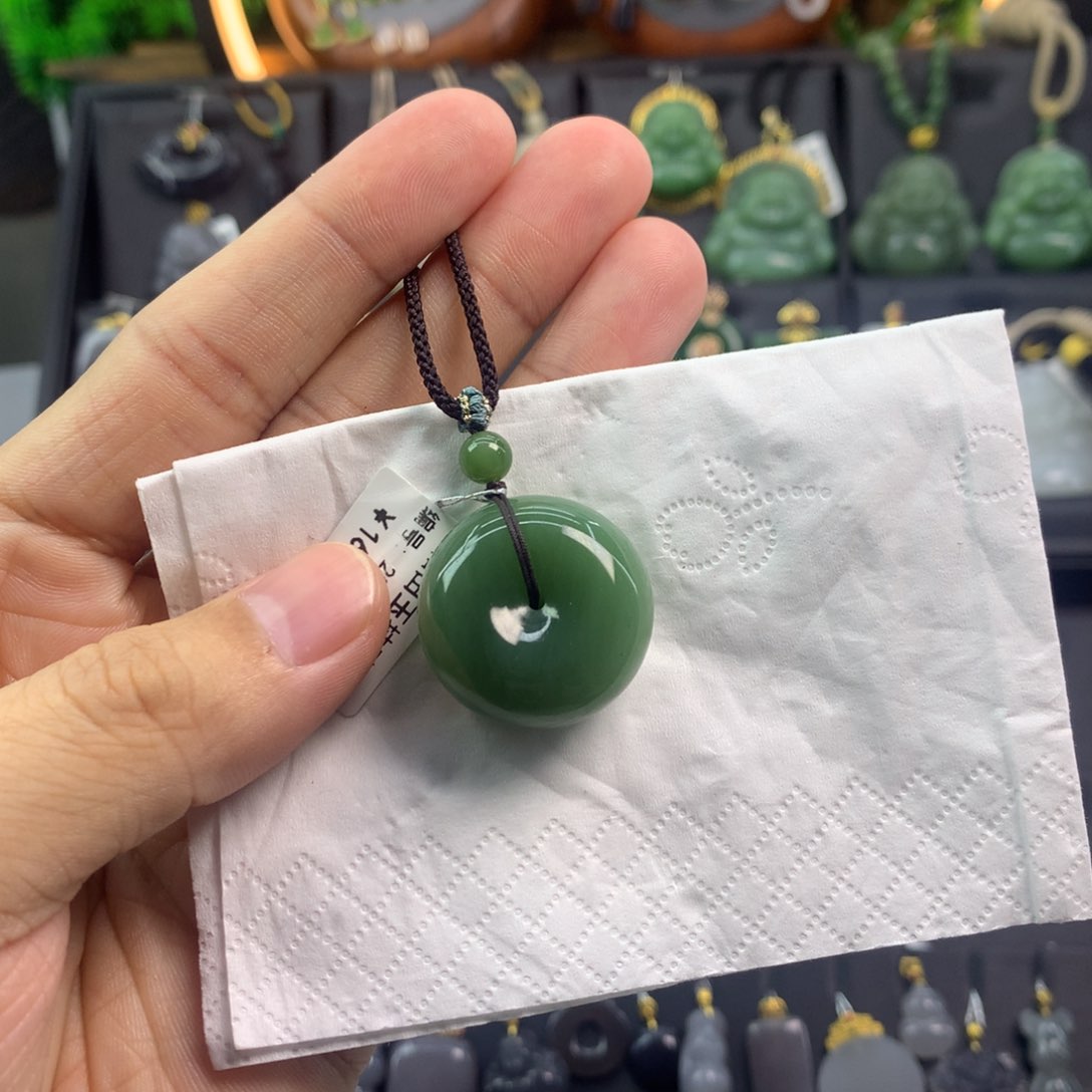 和田玉吊坠未镶嵌