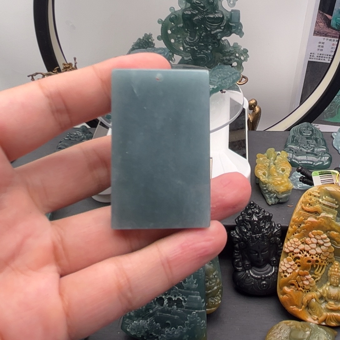 翡翠未镶嵌颈饰无事牌