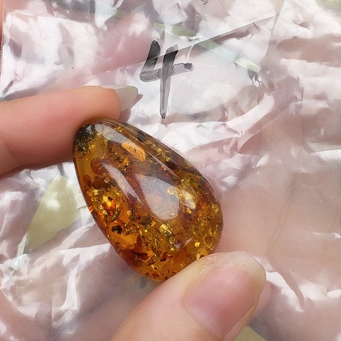 未镶嵌琥珀珠宝奇石