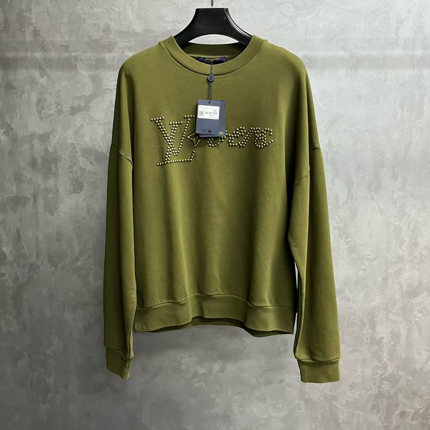 louis vuitton 24军绿色Logo饰钉印花圆领长袖卫衣/L