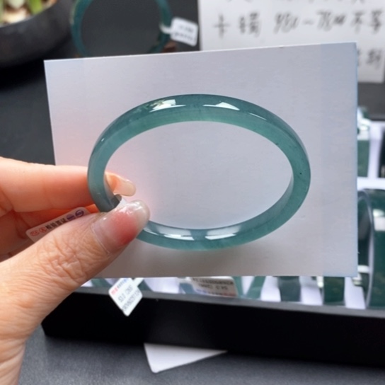 翡翠手镯未镶嵌55贵妃