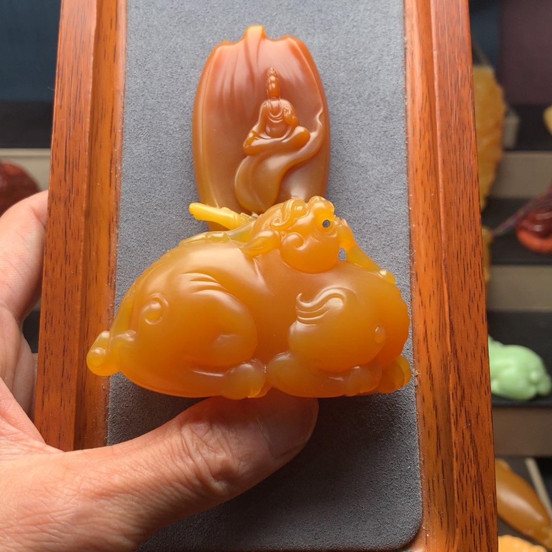 石英质玉配饰未镶嵌知****进