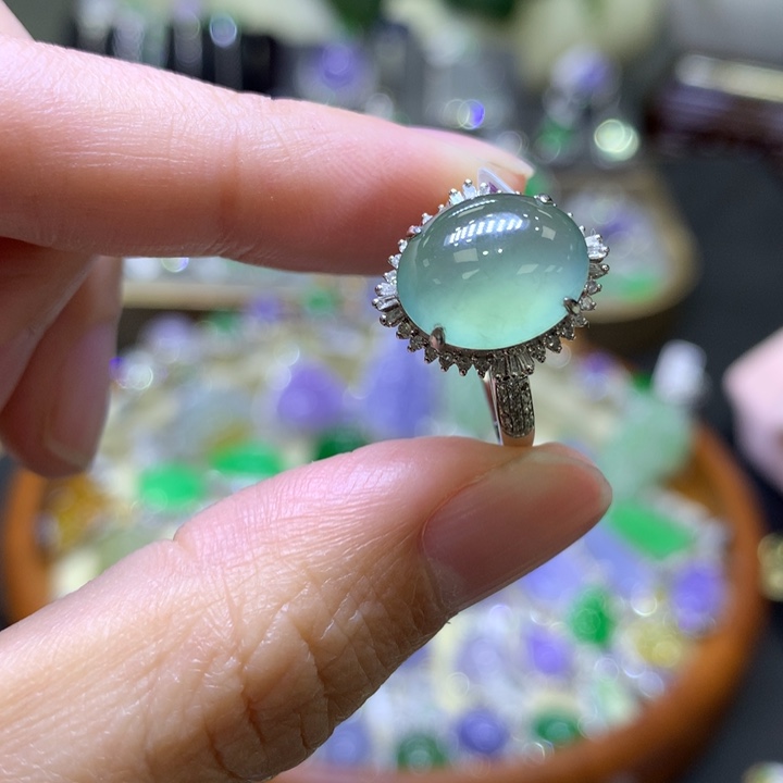 翡翠颈饰18K金镶嵌翡翠吊坠项链