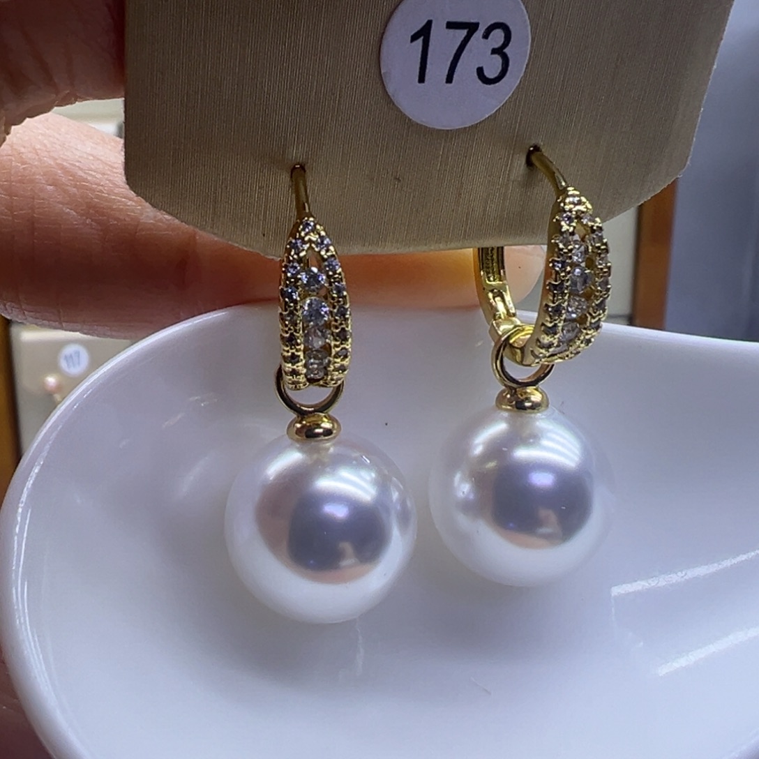 淡水珍珠耳饰未镶嵌