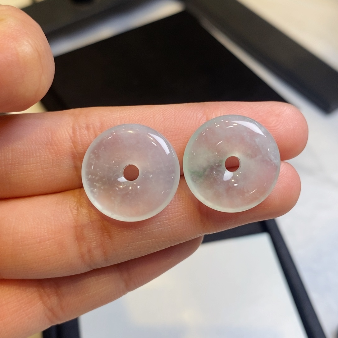 翡翠耳饰未镶嵌遇***?裸石甜甜圈