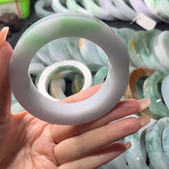 定制翡翠未镶嵌手镯