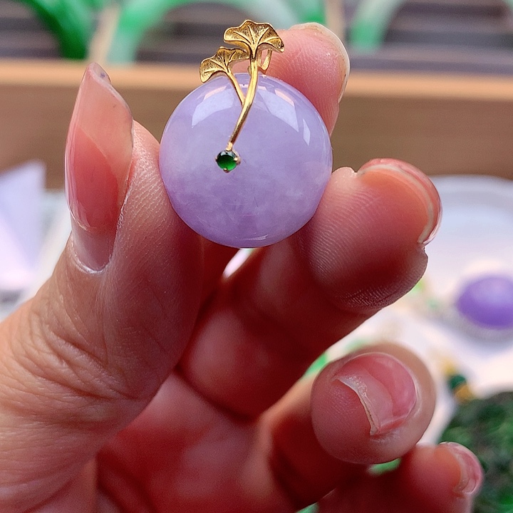 翡翠颈饰18K金镶嵌翡翠