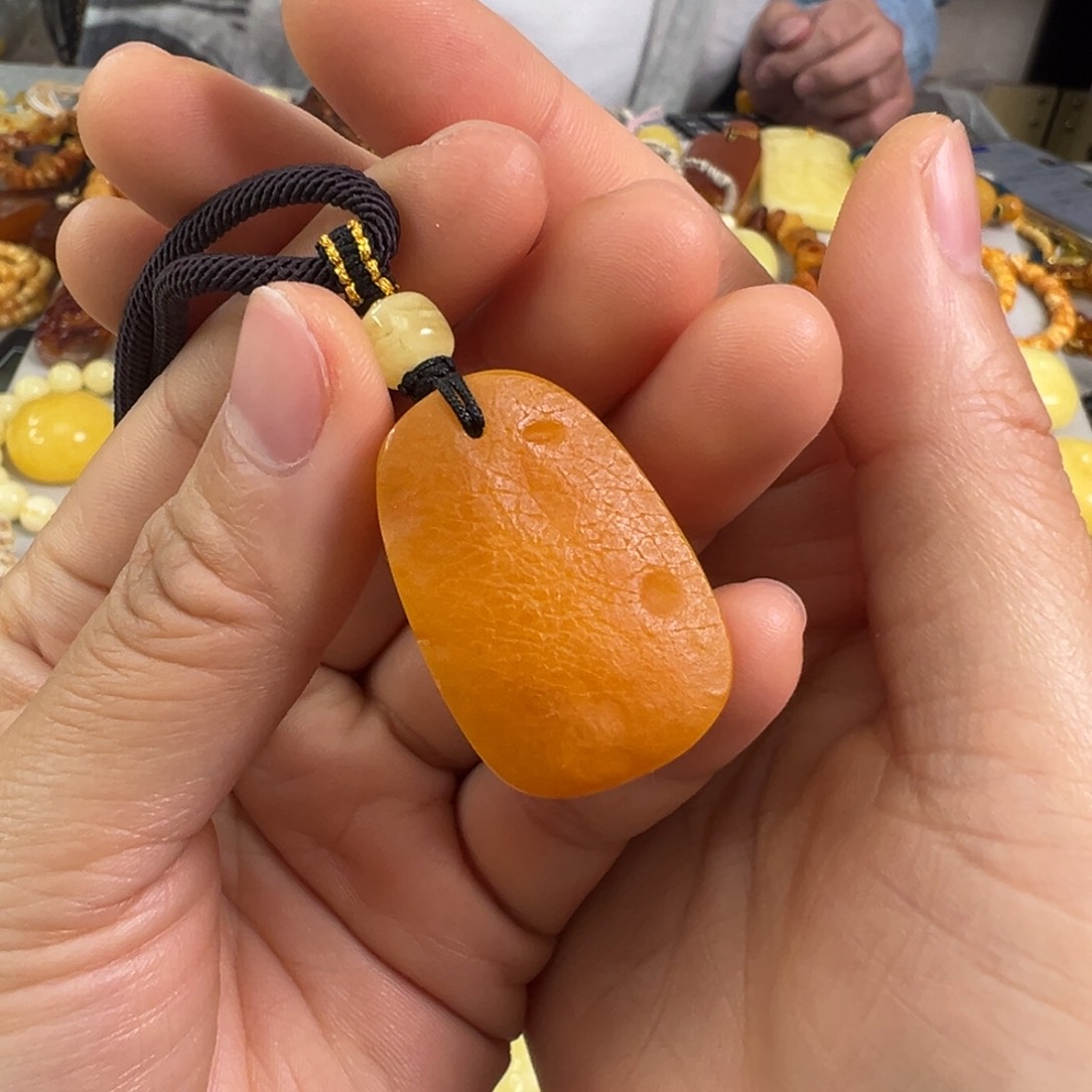 蜜蜡裸石未镶嵌蜜蜡