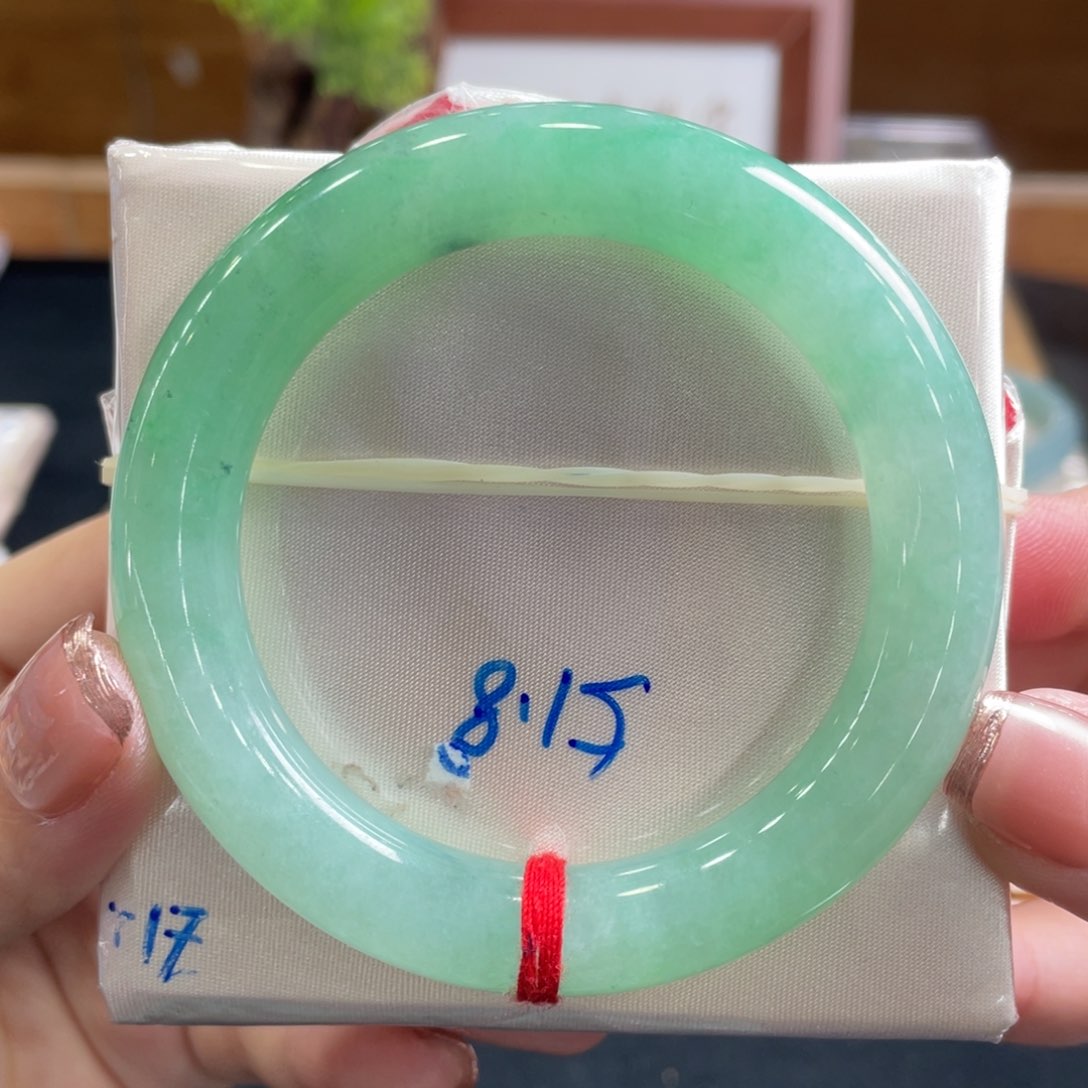 翡翠手镯未镶嵌52 圆条 