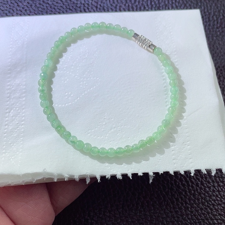 翡翠手链未镶嵌翡翠