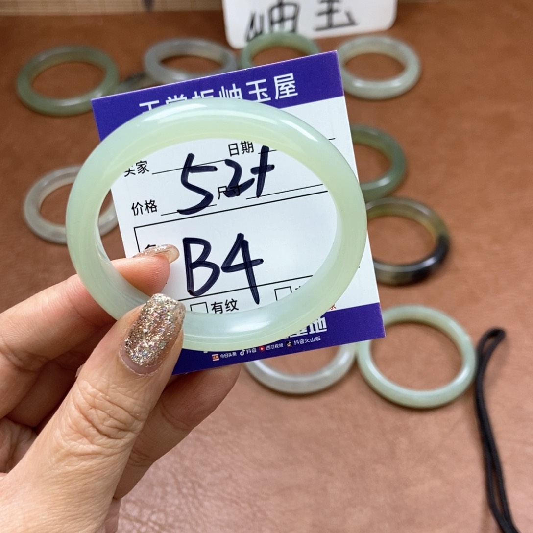 岫玉手镯手镯未镶嵌