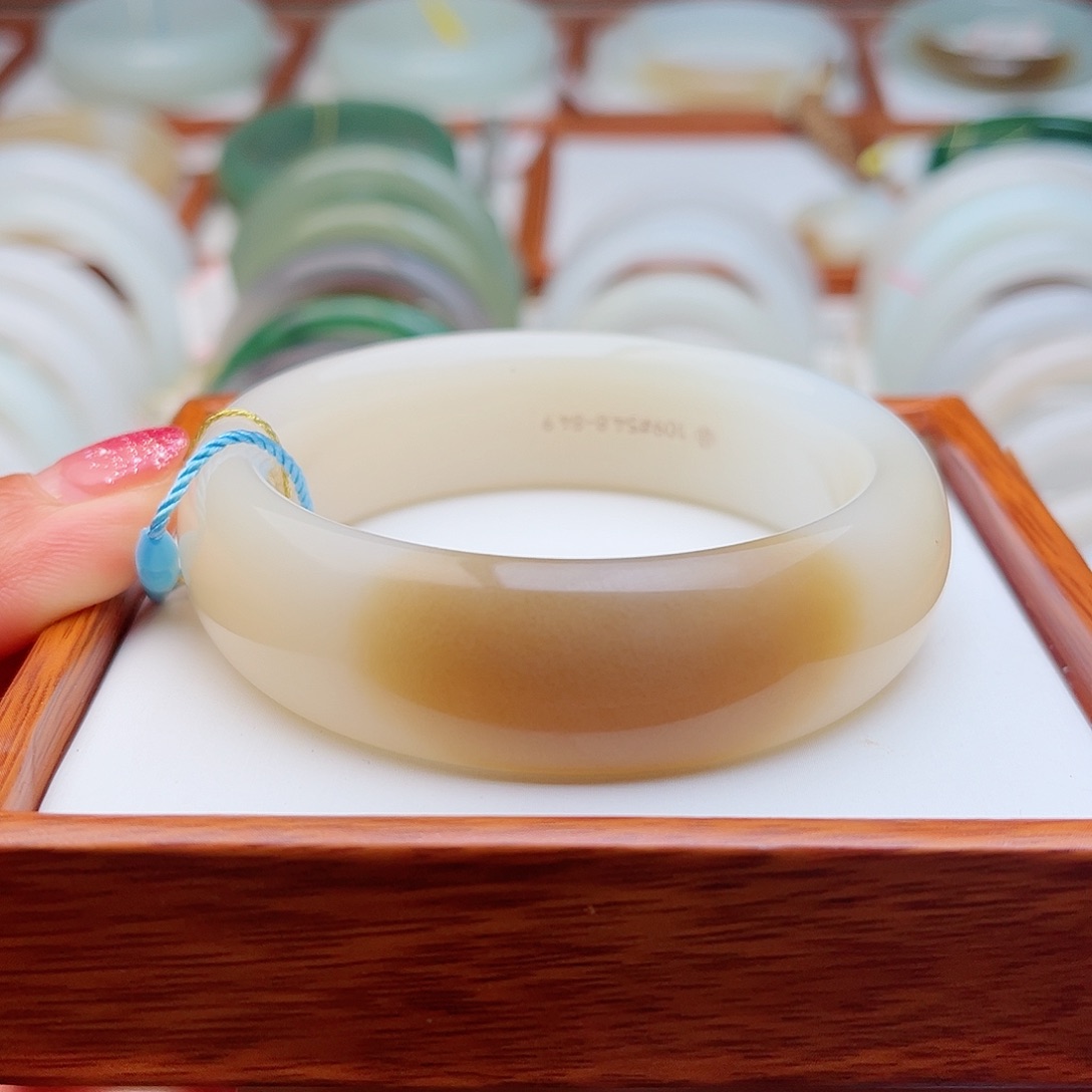 和田玉未镶嵌手镯54.8