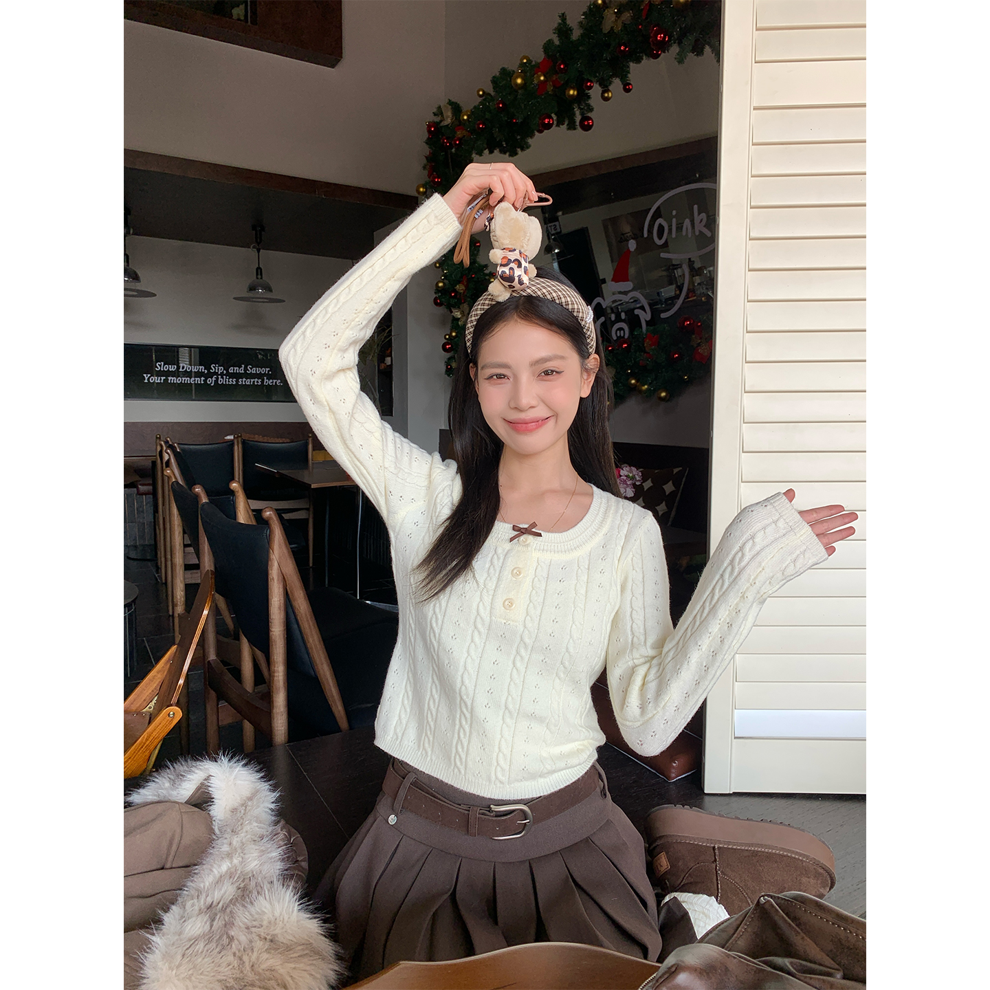 宋正恩12/22 10:00AM上新【奶白韩系温柔蝴蝶结绞花针织衫】HY993