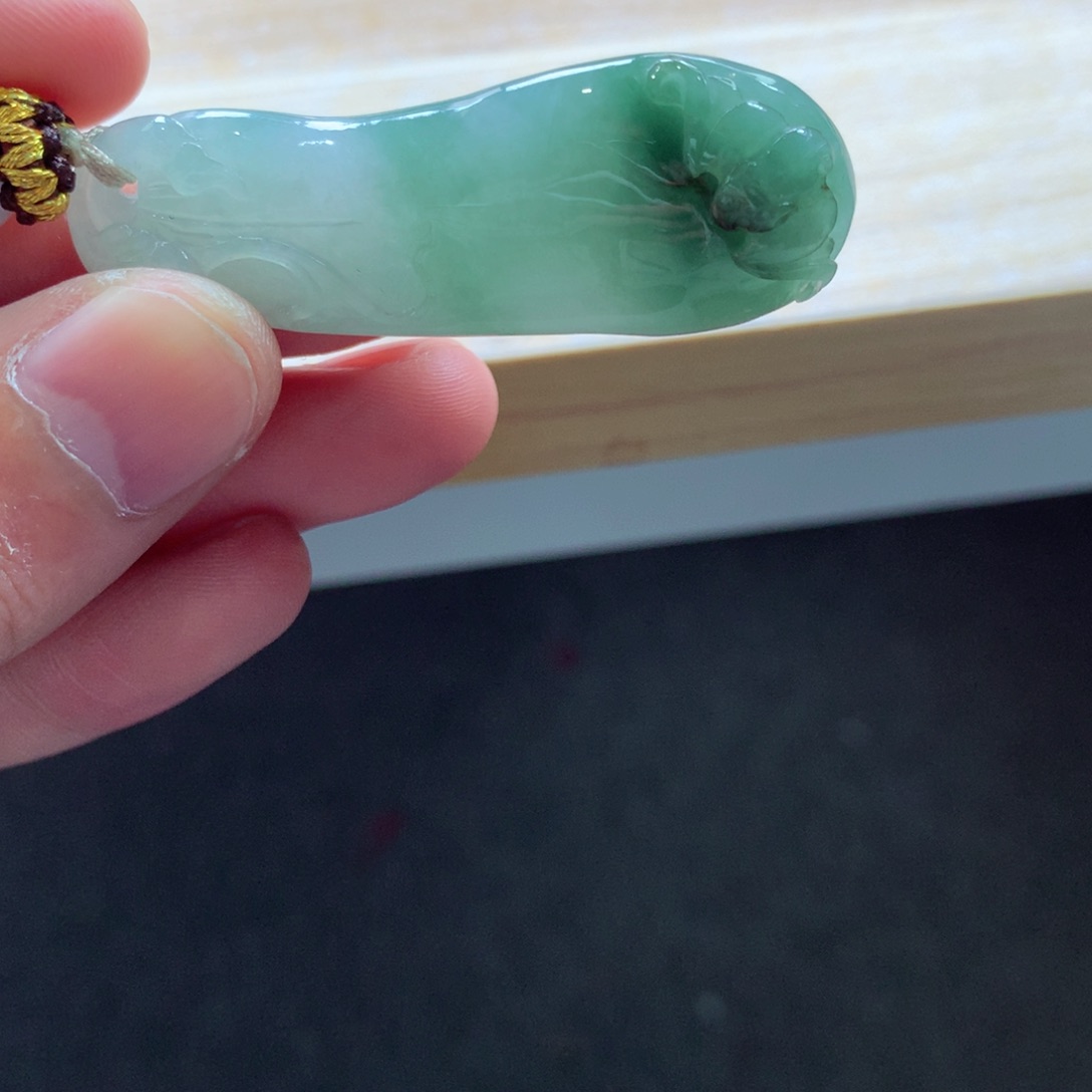 翡翠颈饰未镶嵌吊坠