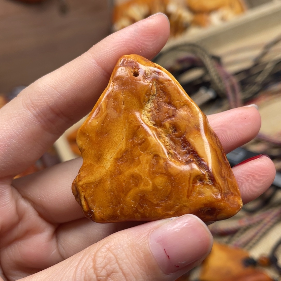 琥珀未镶嵌珠宝奇石