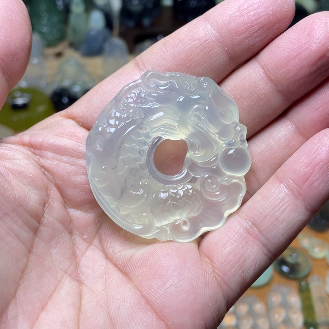 蛇纹石玉挂件未镶嵌
