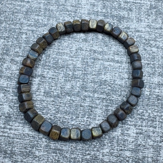 沉香手串绿棋方珠0.5