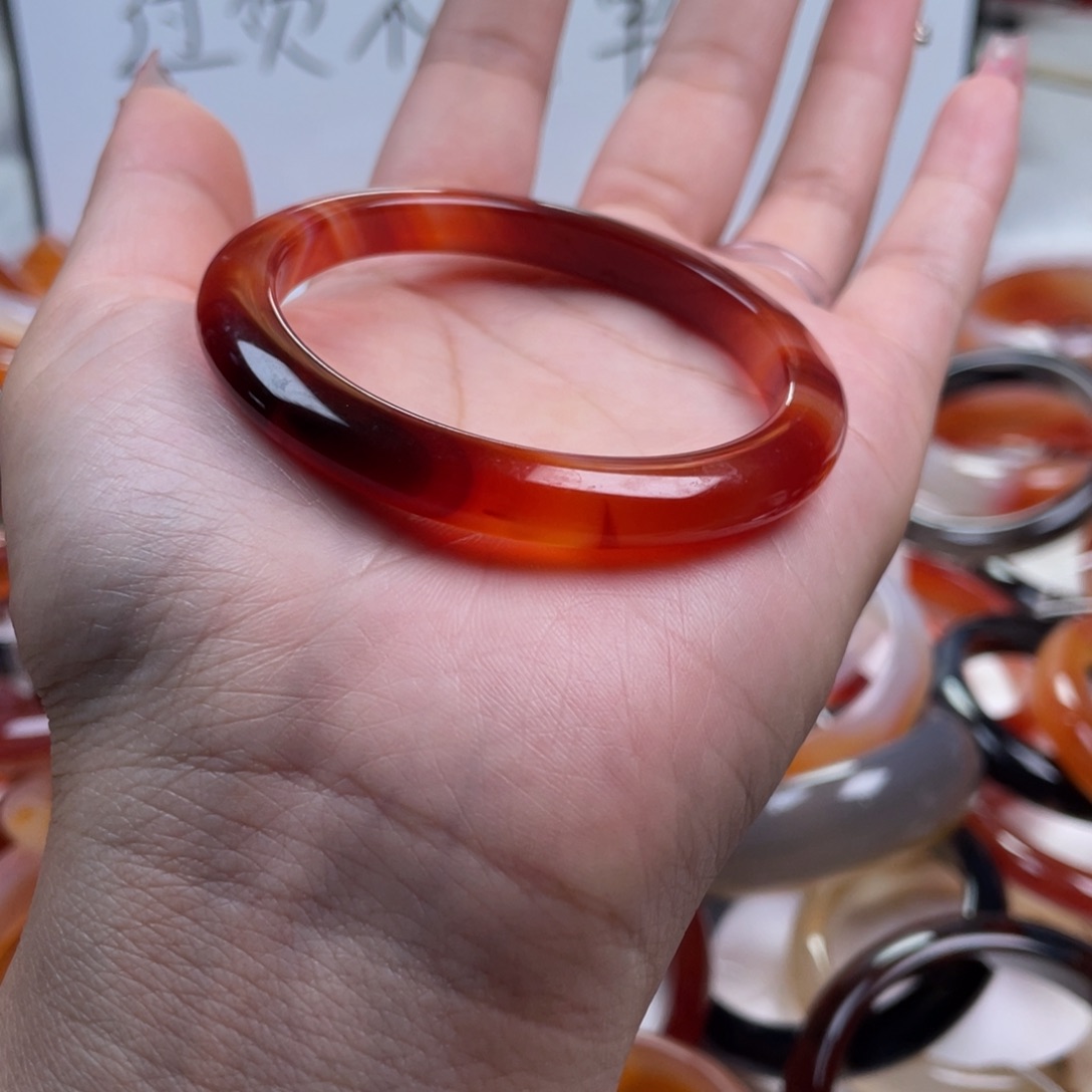 玛瑙/玉髓手镯未镶嵌