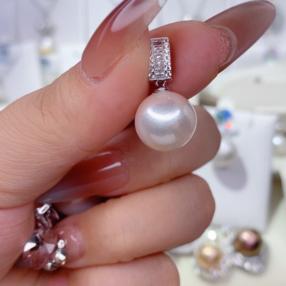 淡水珍珠银S925镶嵌吊坠(赠链)