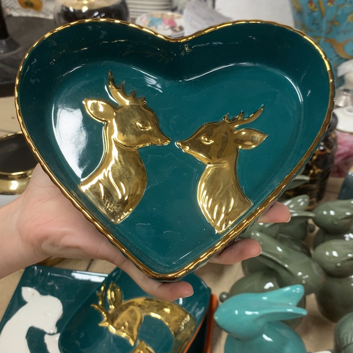 摆件陶瓷。。。。。。。