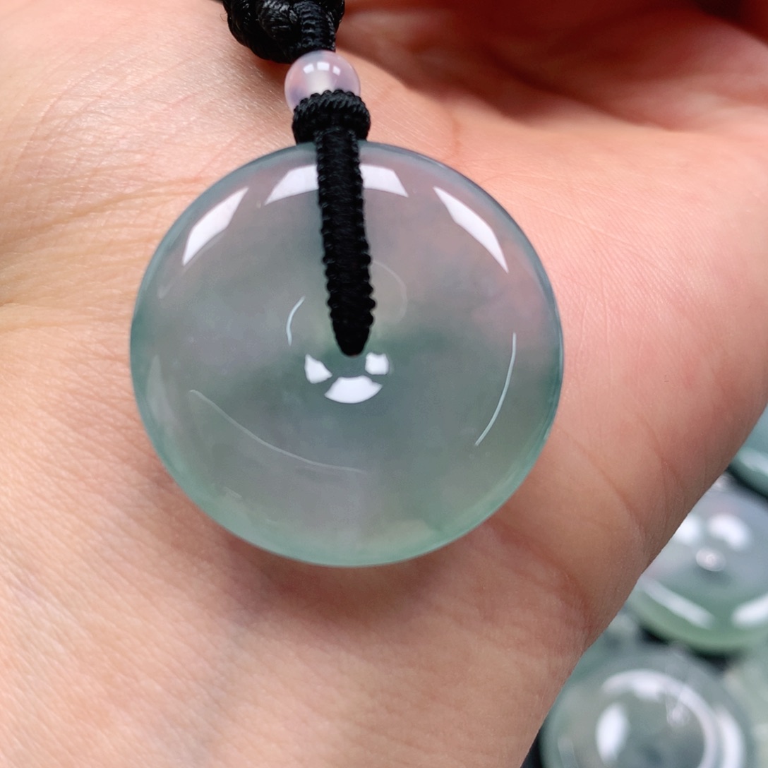 翡翠颈饰未镶嵌天然翡翠