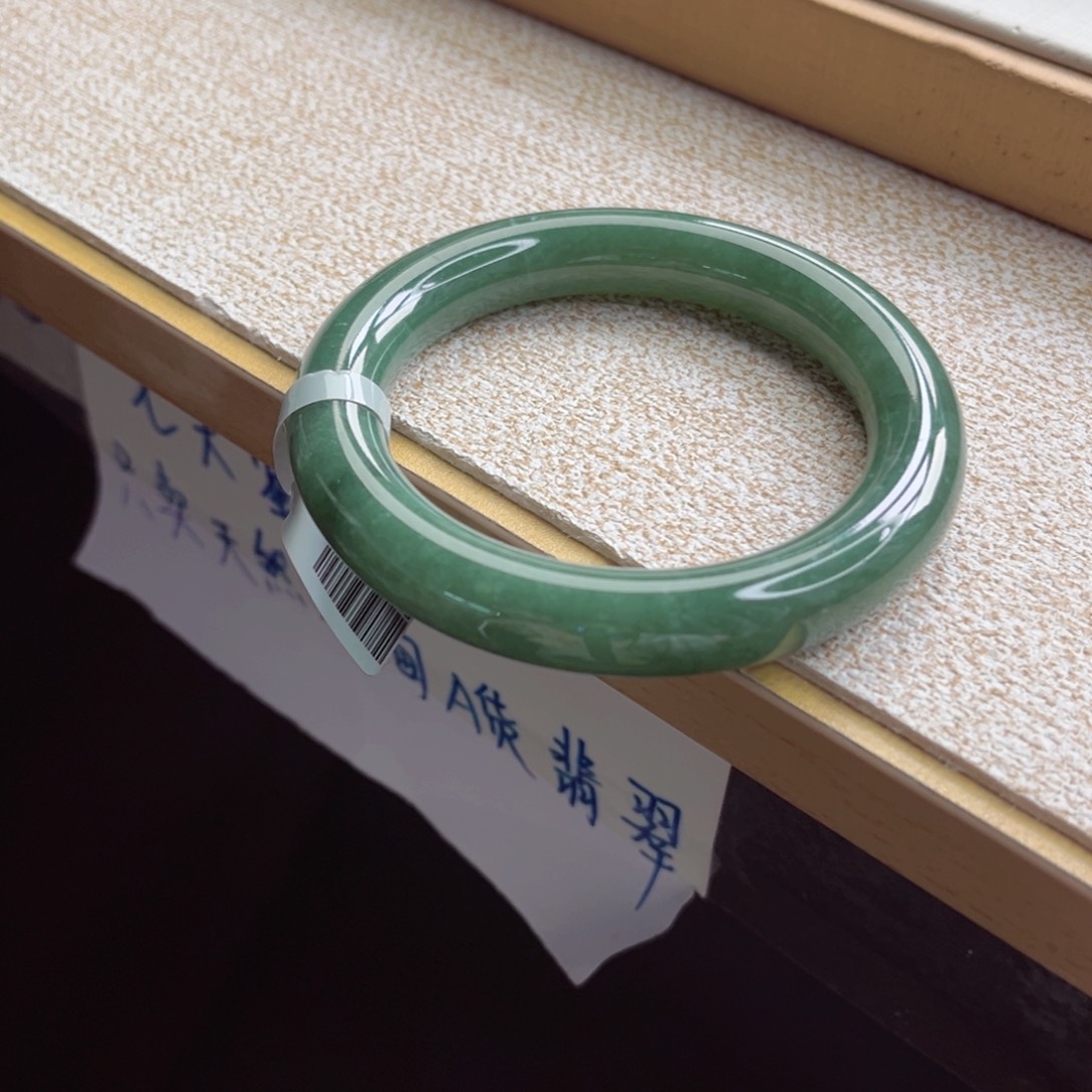 翡翠未镶嵌手镯手镯