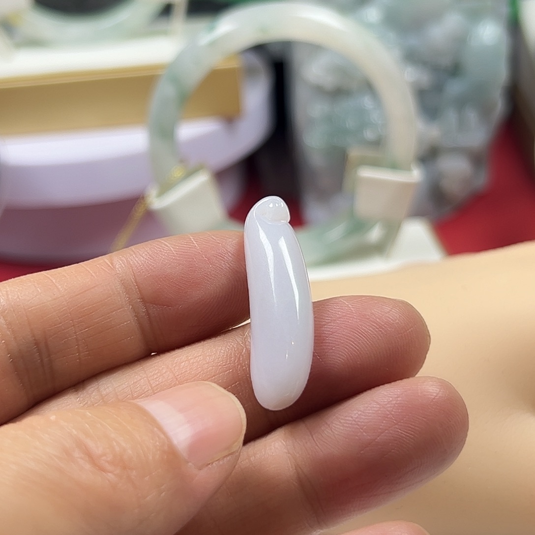 颈饰未镶嵌翡翠缅甸天然A货翡翠香瓜