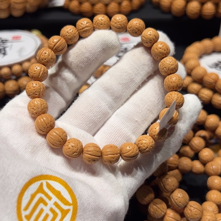 J***^桃核手串3精品小铁籽