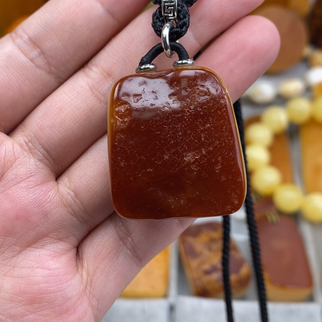 琥珀吊坠(赠链)未镶嵌