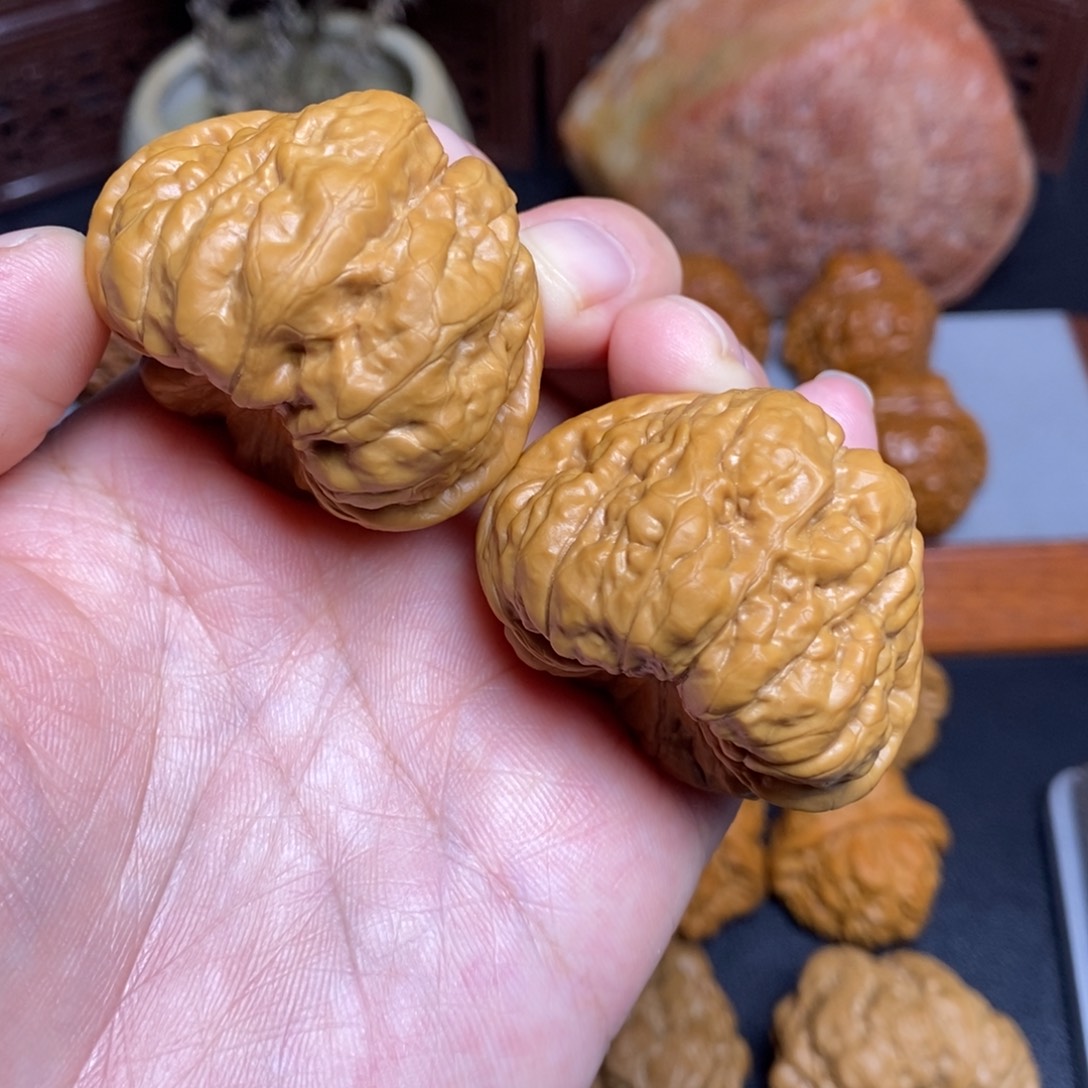 Q***！文玩核桃把件44蛙