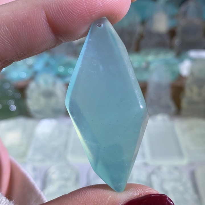 岫玉颈饰未镶嵌吊坠