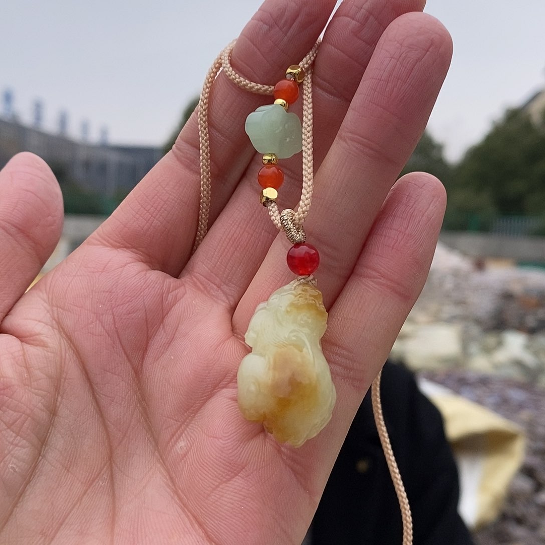 颈饰未镶嵌和田玉