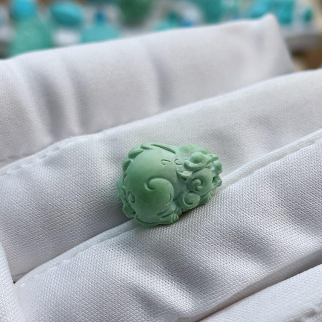 未镶嵌绿松石珠宝奇石