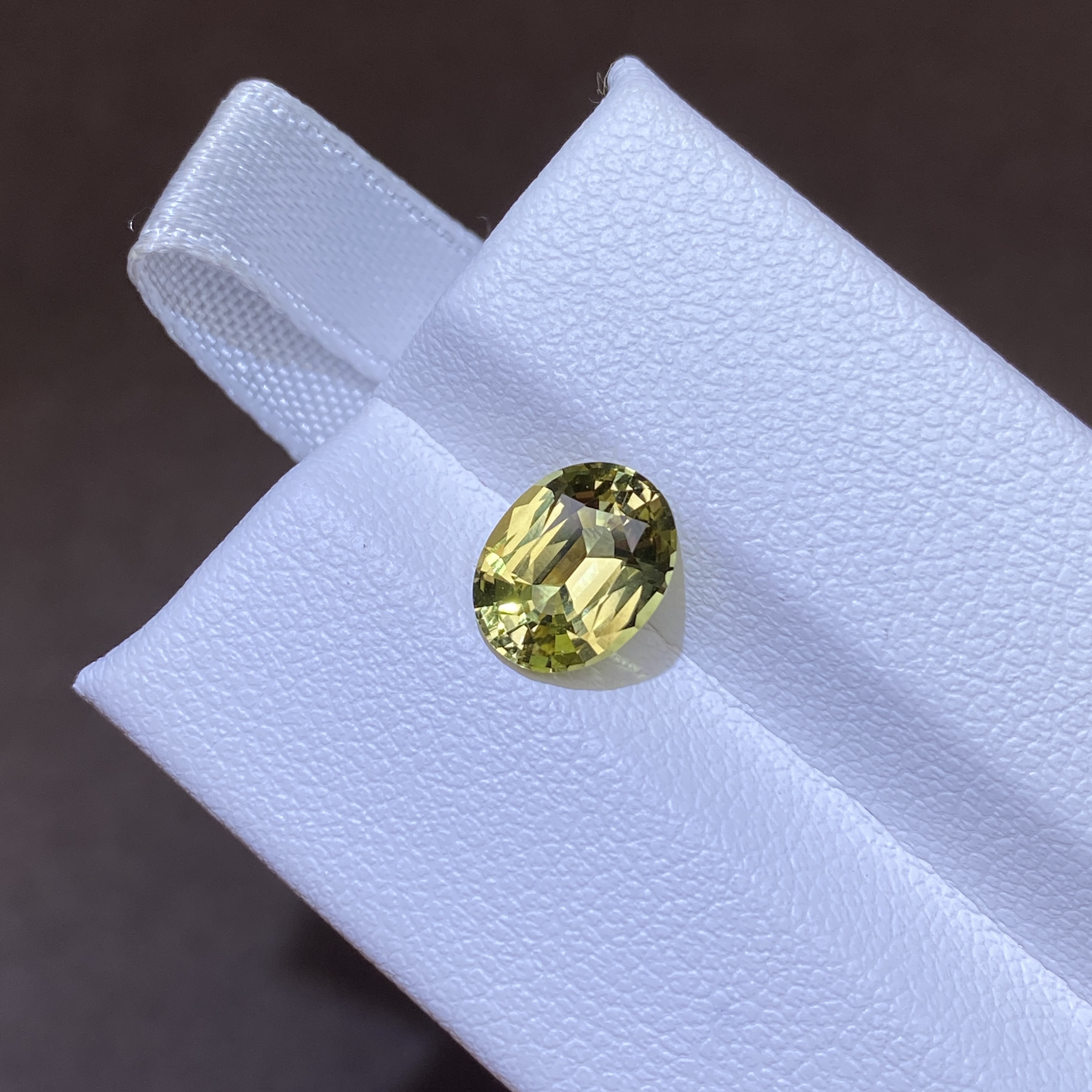 25B051 金绿宝石 2.04克拉