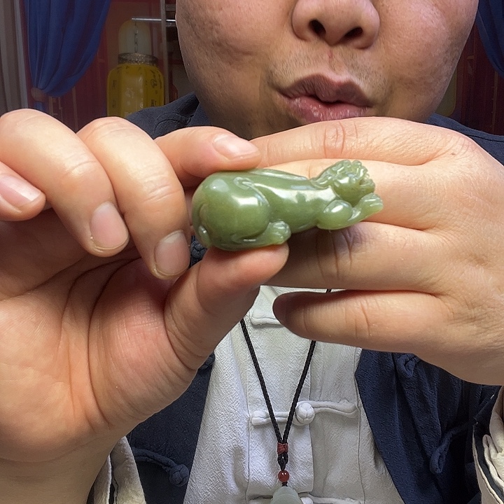 和田玉（黄玉）未镶嵌颈饰貔貅