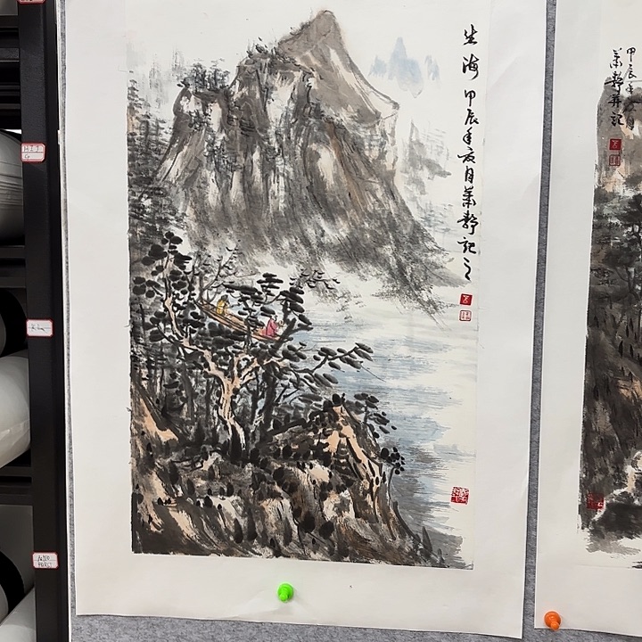 国画花鸟的翅膀和翅膀是白色和