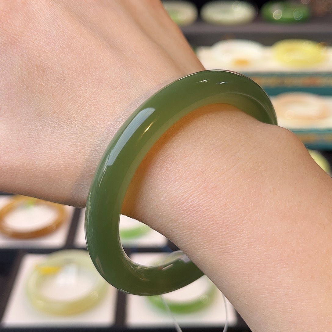 和田玉手镯未镶嵌粉青猫眼