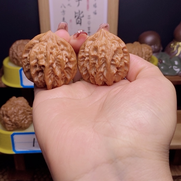 文玩核桃把件大龙