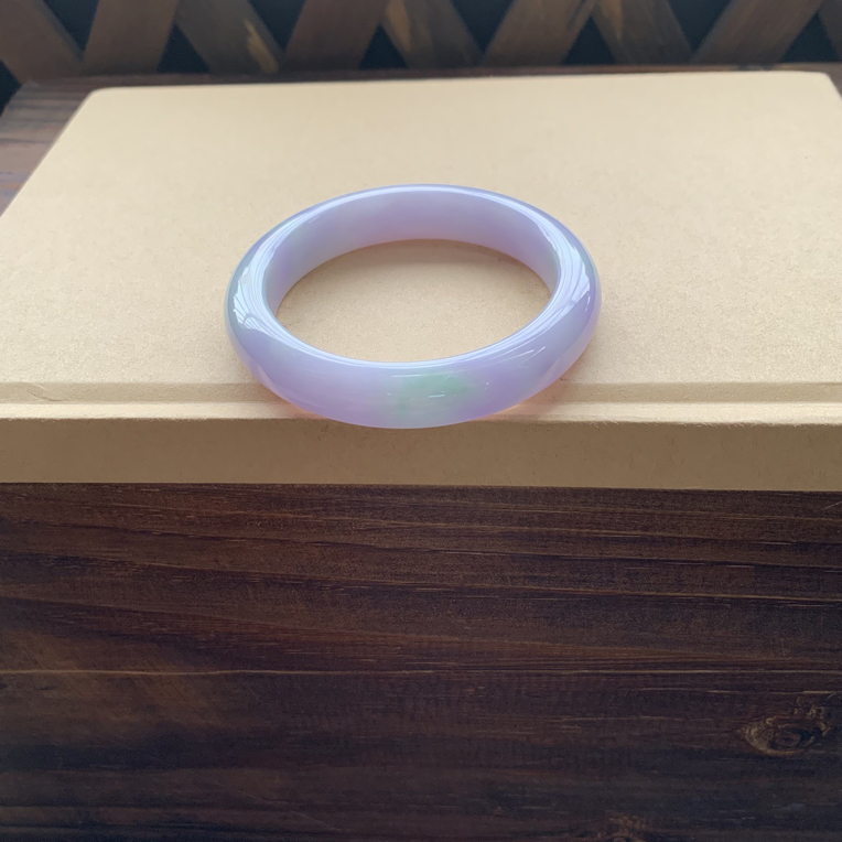 冰润高糯化春彩手镯，特价13800圈口56-12-8.6，天然翡翠缅A