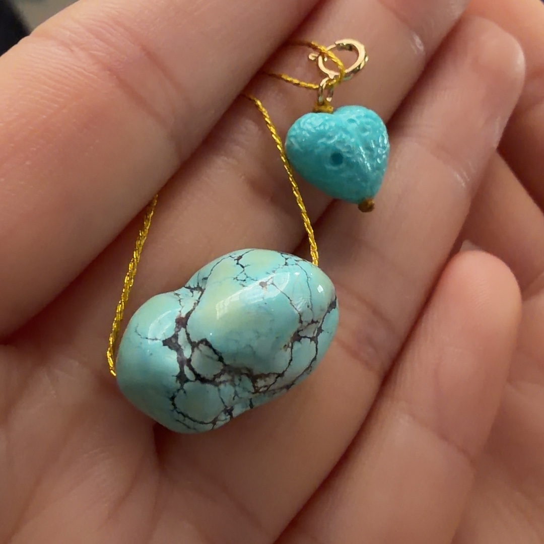 绿松石未镶嵌颈饰