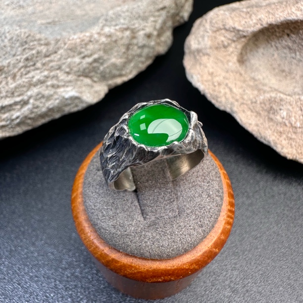 “湖”TheLake 阳绿大绿蛋戒指 天然缅甸翡翠 贡山商店