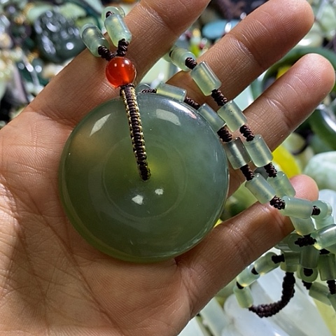 岫玉颈饰未镶嵌挂件