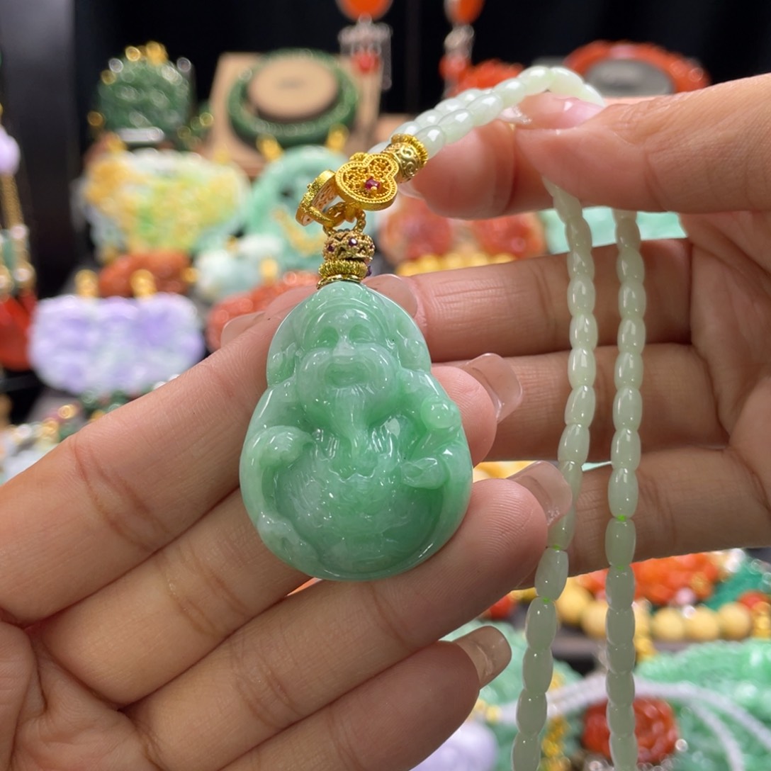 翡翠颈饰未镶嵌代编织