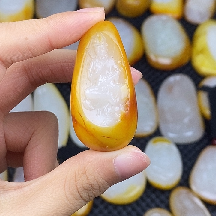 和田玉未镶嵌颈饰