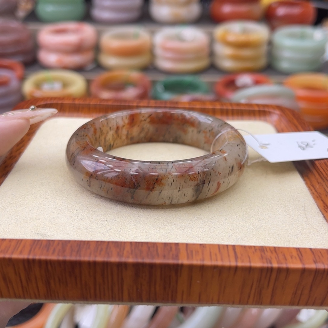 石英质玉手镯未镶嵌