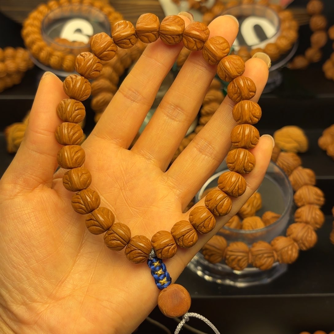 桃核吊坠野生玉龙脊1.2尺寸