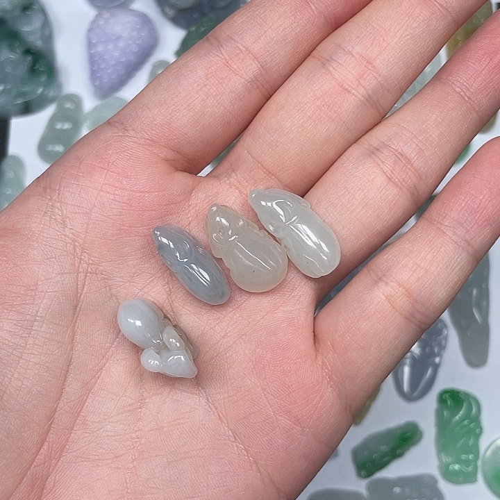 翡翠未镶嵌颈饰4件挑1件发货，先到先得