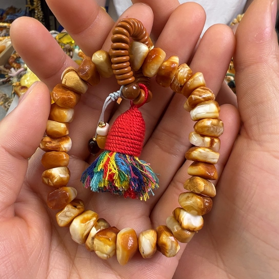 蜜蜡裸石未镶嵌蜜蜡