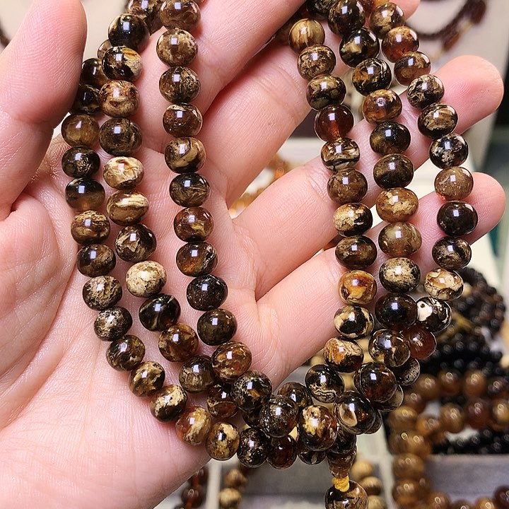 未镶嵌琥珀裸石妖花8+